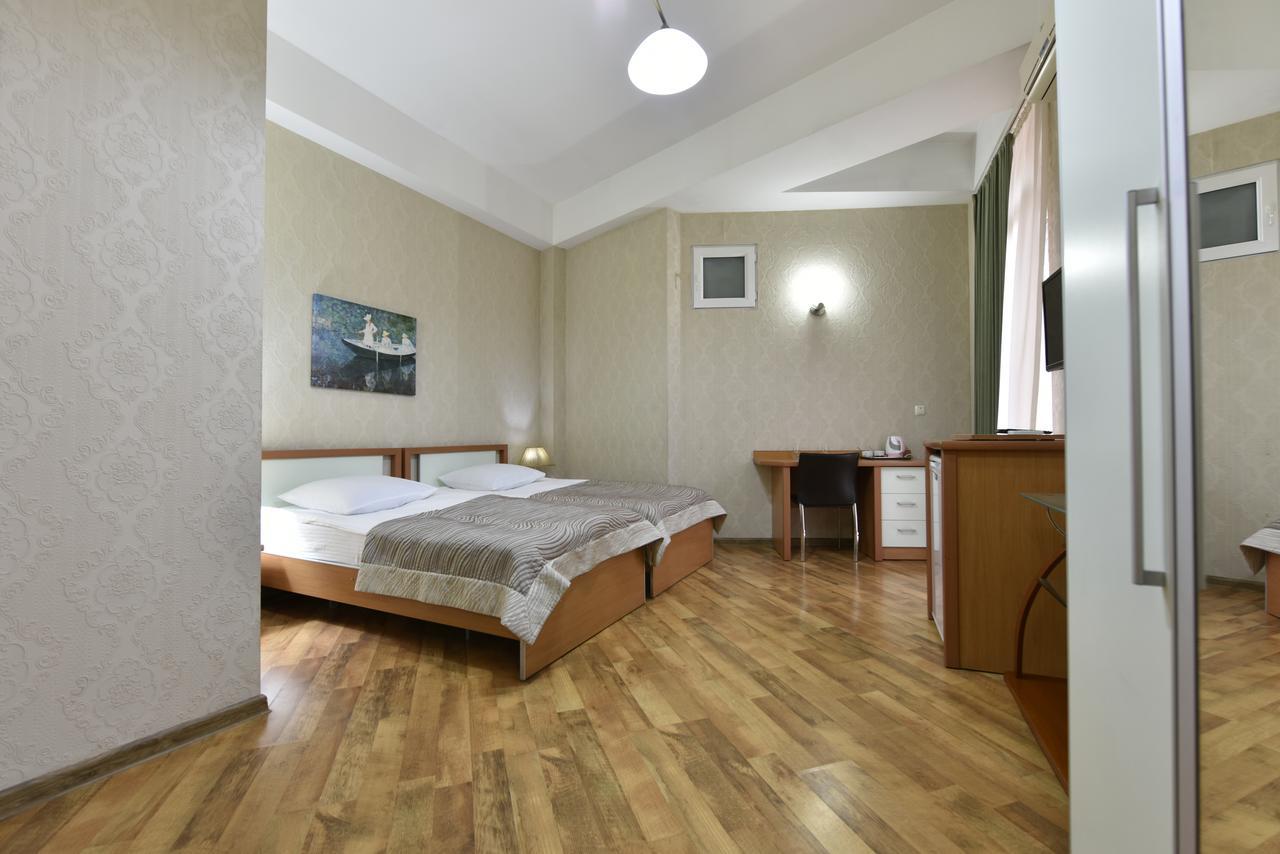 Irmeni Hotel Tbilisi Exterior foto